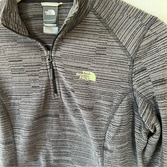 The North Face Glacier 1/4-Zip Pullover Lightweight - Picture 4 of 9